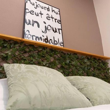Le Petit Carnot Apartment Турню Екстериор снимка