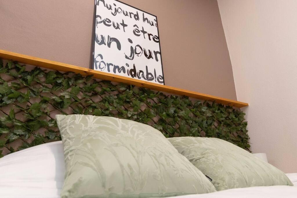Le Petit Carnot Apartment Турню Екстериор снимка