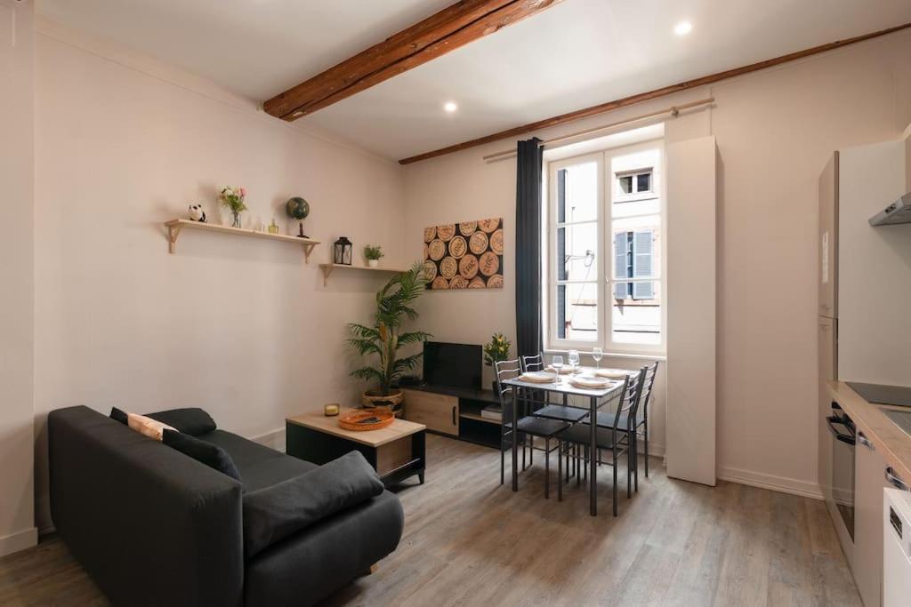 Le Petit Carnot Apartment Турню Екстериор снимка